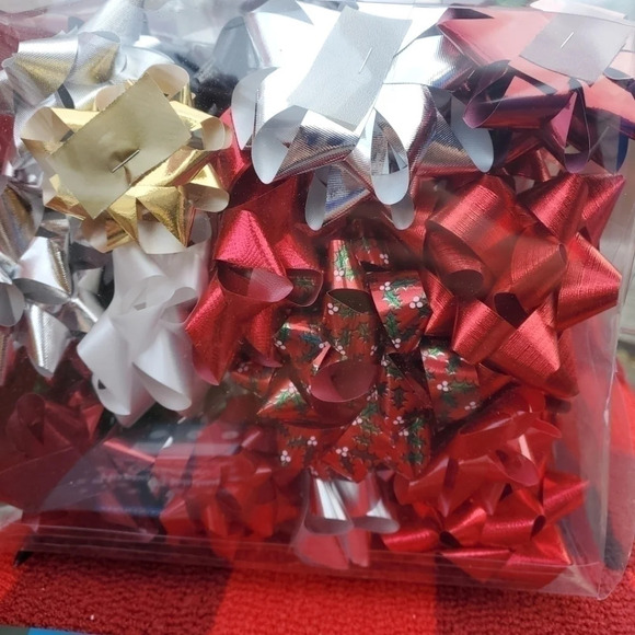 Kirkland 50 CT assortment of bows - Picture 1 of 3